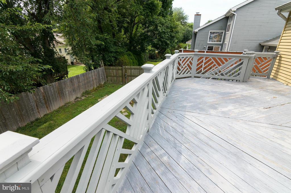 9029 Fieldchat Road Baltimore, MD 21236 - Photo 29 of 30 Deck