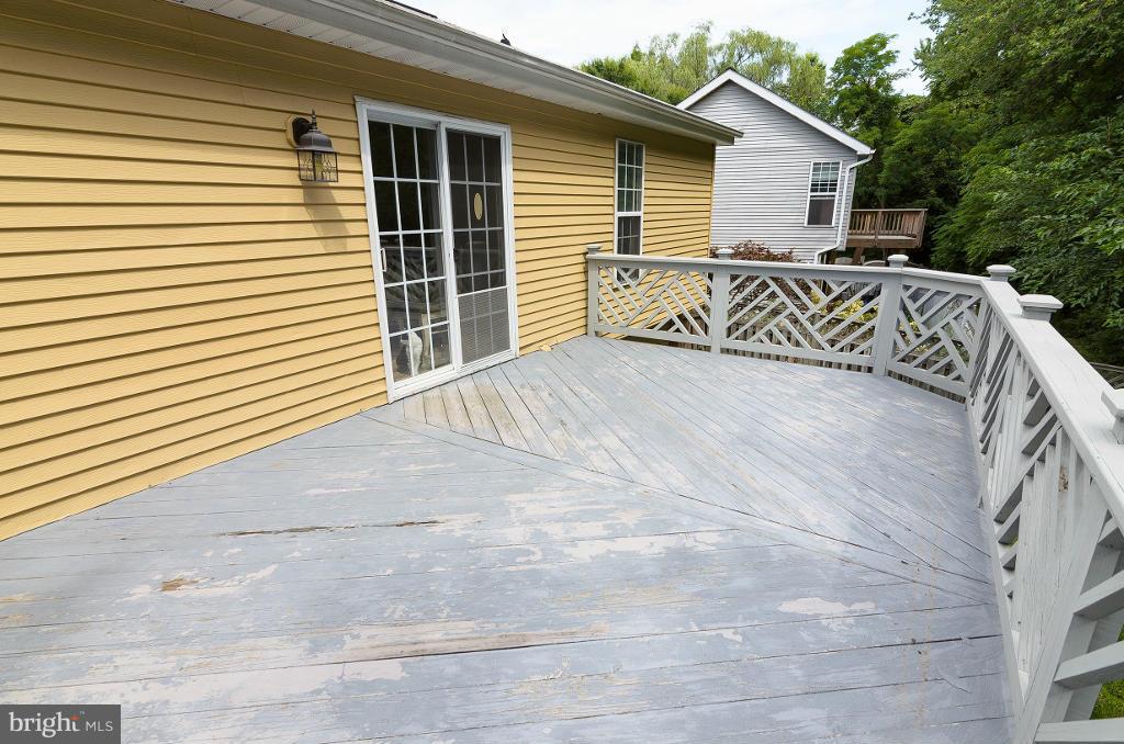 9029 Fieldchat Road Baltimore, MD 21236 - Photo 30 of 30 Deck