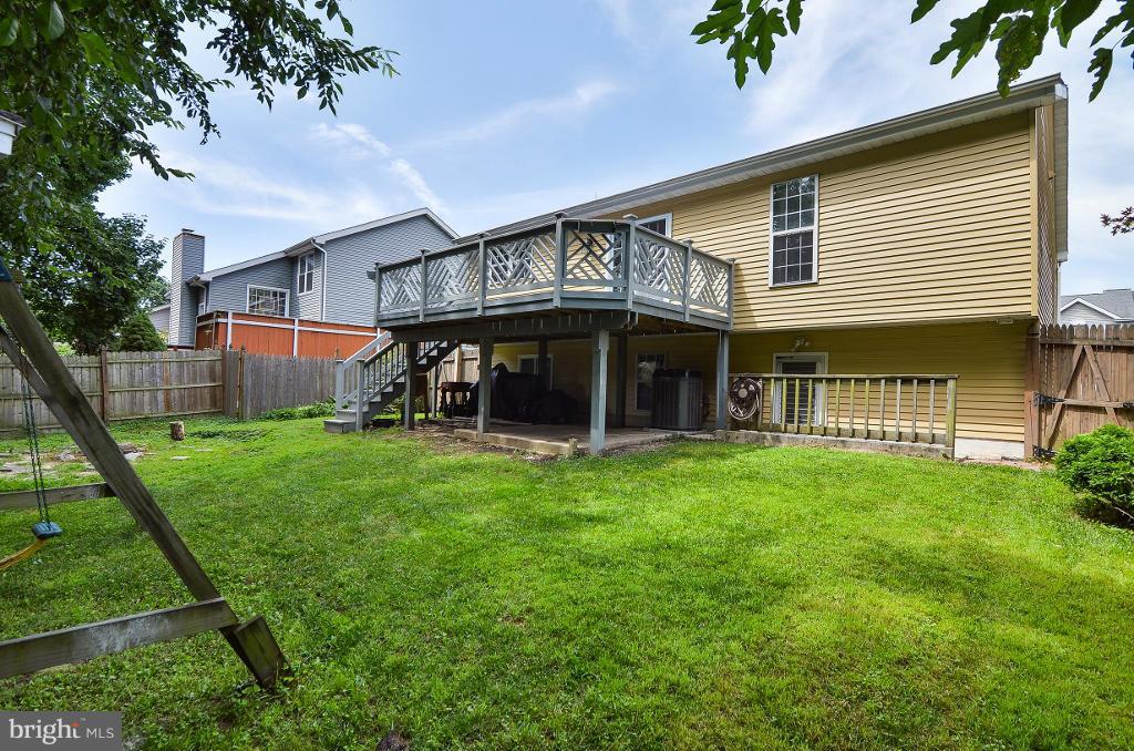 9029 Fieldchat Road Baltimore, MD 21236 - Photo 5 of 30 Back Yard