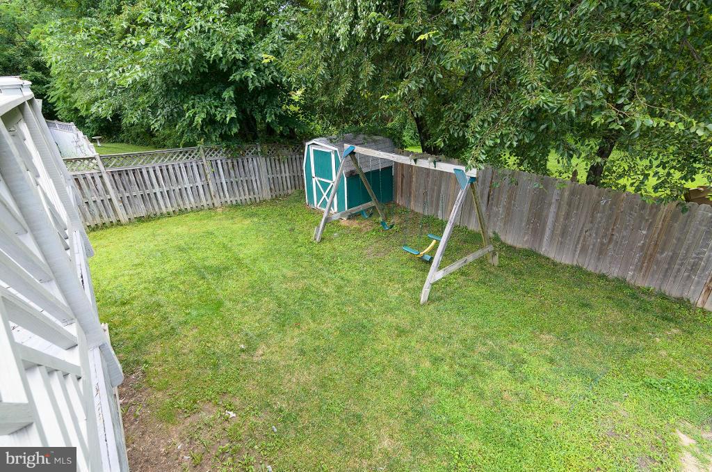 9029 Fieldchat Road Baltimore, MD 21236 - Photo 6 of 30 Back Yard