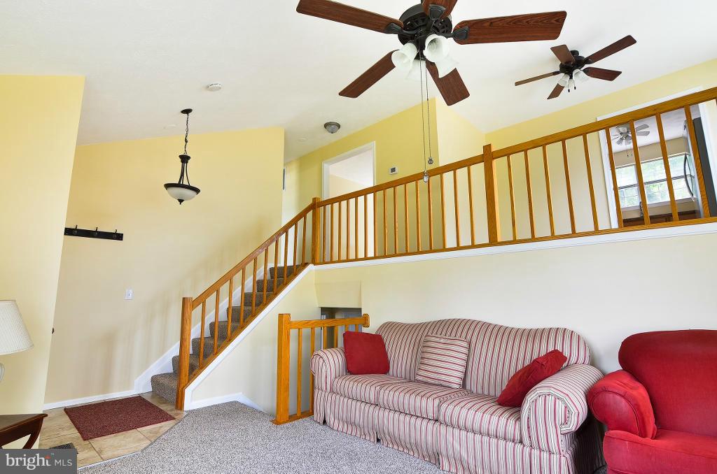 9029 Fieldchat Road Baltimore, MD 21236 - Photo 8 of 30 Living Room