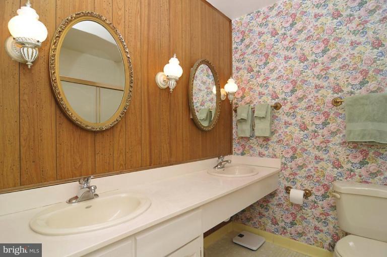 14017 Rippling Brook Drive Silver Spring, MD 20906 - Photo 25 of 30 Bath #2