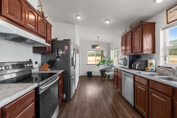 $930,000 | 38521 Tekoa Idaho Road, Unit 39204 COVE RD, Tekoa, WA 99033