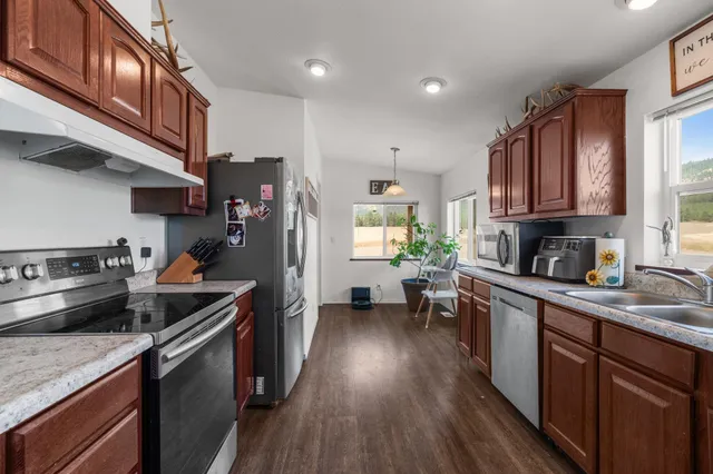 $950,000 | 38521 Tekoa Idaho Road, Unit 39204 COVE RD, Tekoa, WA 99033