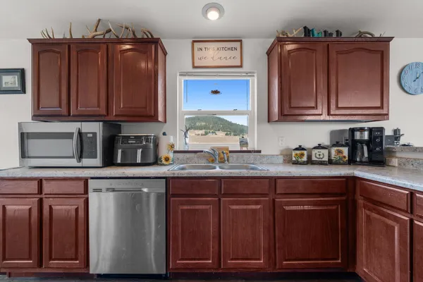 $930,000 | 38521 Tekoa Idaho Road, Unit 39204 COVE RD, Tekoa, WA 99033