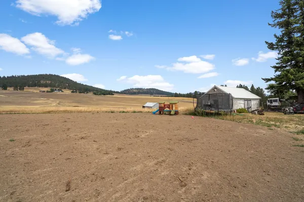 $930,000 | 38521 Tekoa Idaho Road, Unit 39204 COVE RD, Tekoa, WA 99033