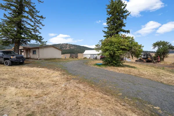 $930,000 | 38521 Tekoa Idaho Road, Unit 39204 COVE RD, Tekoa, WA 99033