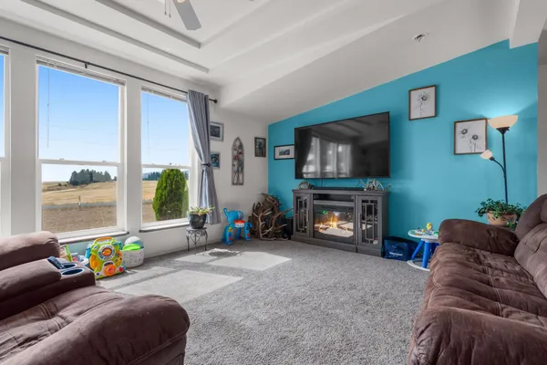 $930,000 | 38521 Tekoa Idaho Road, Unit 39204 COVE RD, Tekoa, WA 99033