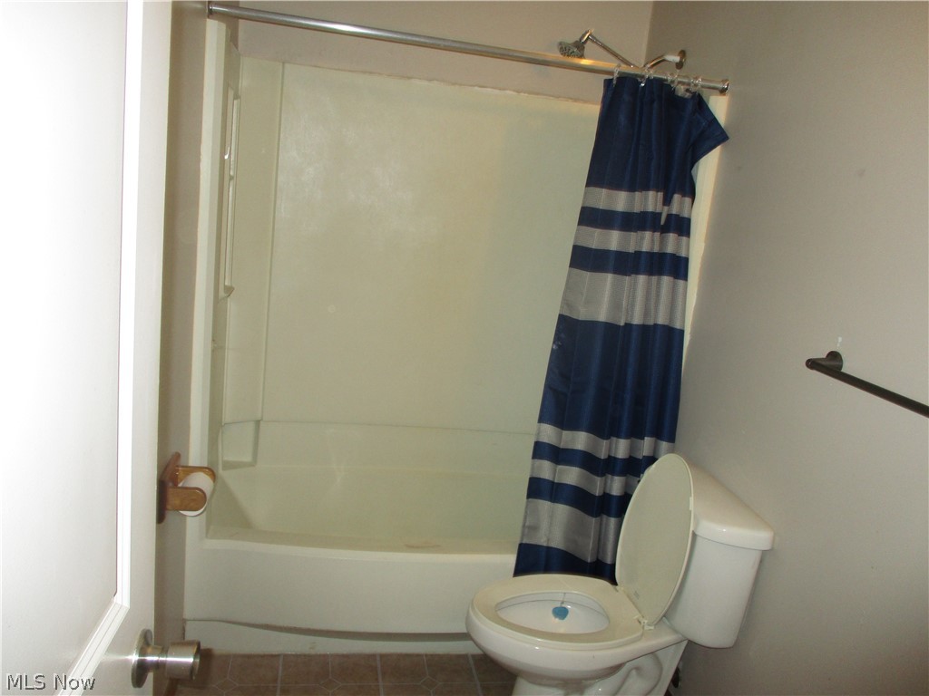 8722 Henderson Road Diamond, OH 44412 - Photo 19 of 25 Gallery Image 19