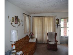 1754 Vance Tank Road Bristol, TN 37620 - Photo 3 of 13 Living Room