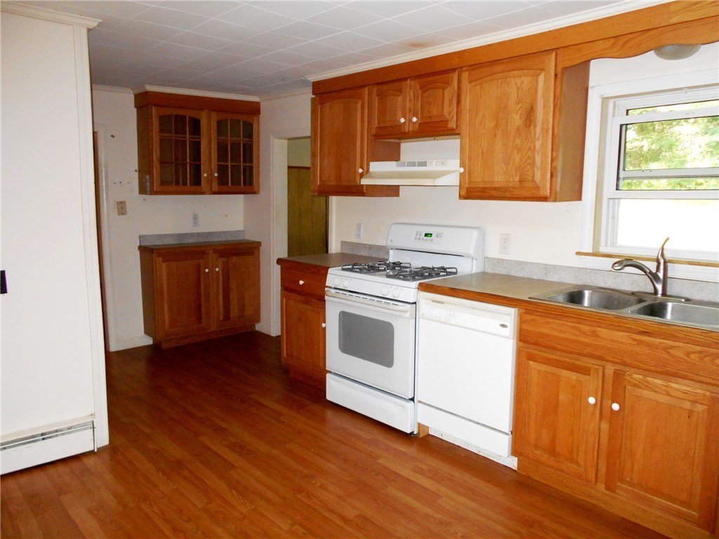 23 Cranberry Meadow Road Bellingham, MA 02019 - Photo 4 of 19