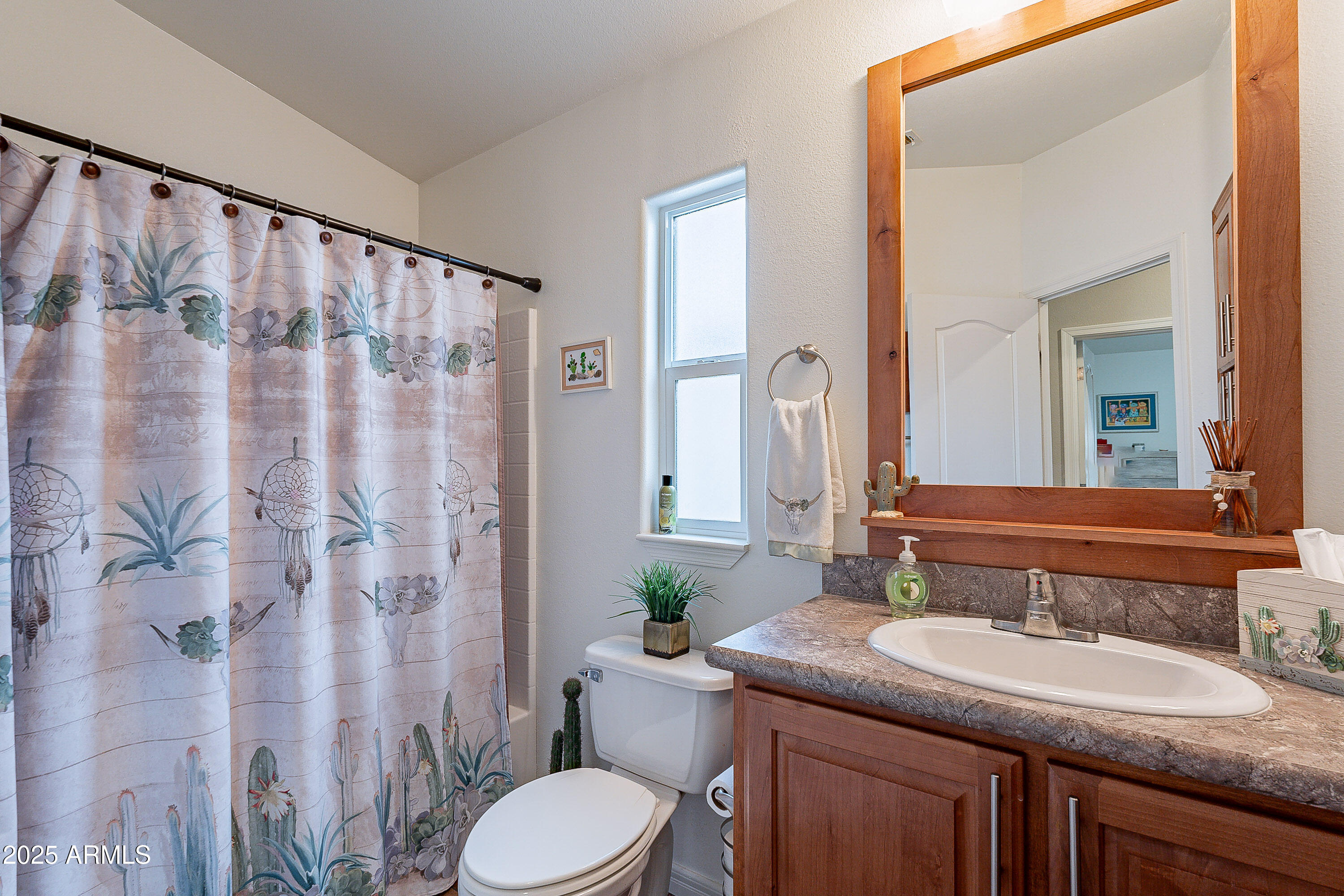 650 North Hawes Road, Unit 3606 Mesa, AZ 85207 - Photo 32 of 58 Bathtub in Guest Bath
