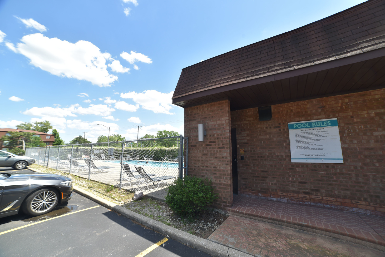704 Cobblestone Circle, Unit 3E Glenview, IL 60025 - Photo 21 of 21 a view of a terrace