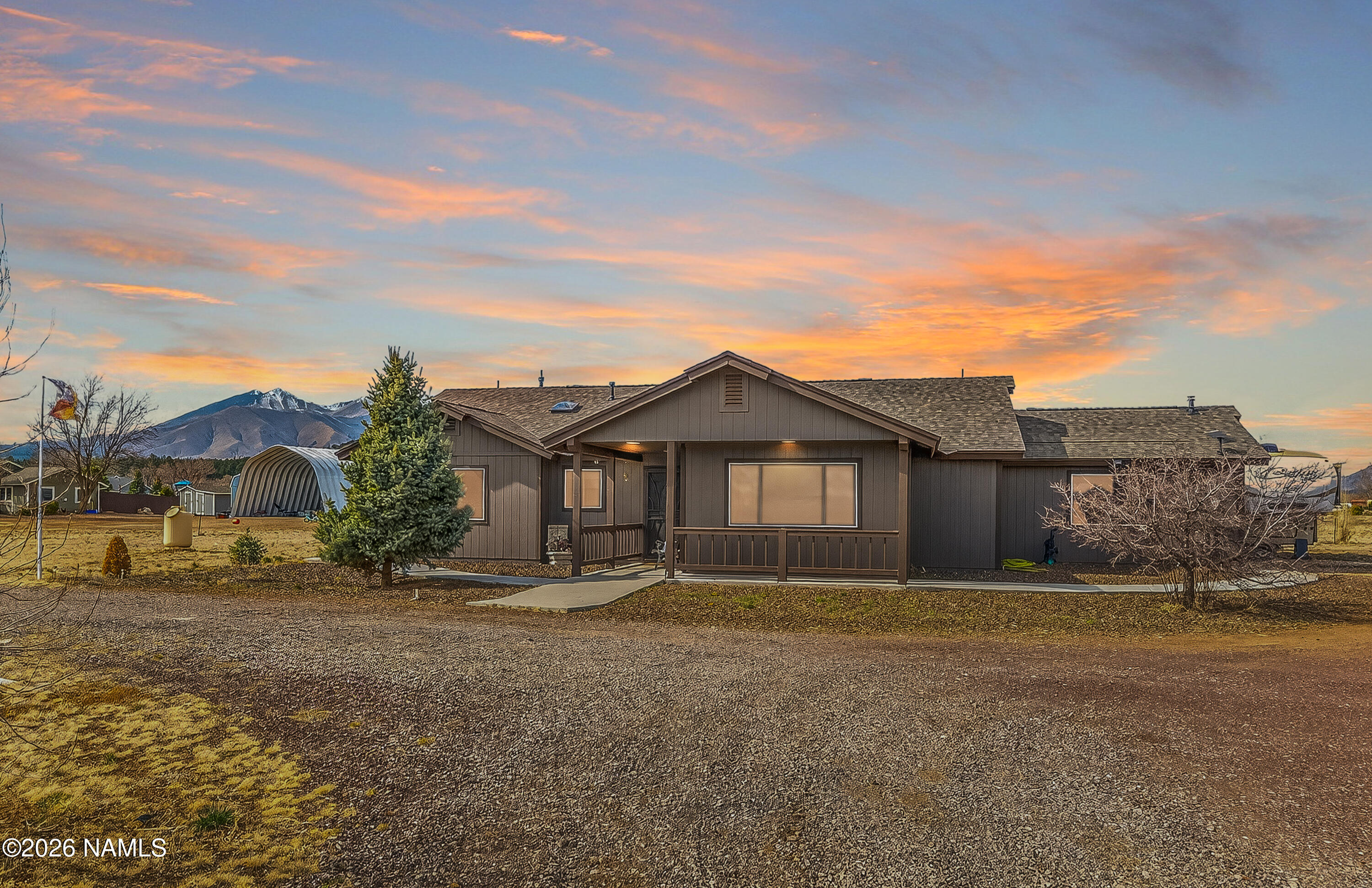 7725 Alma Road Flagstaff, AZ 86004 - Photo 3 of 38 Welcome Home!