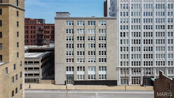 $120,000 | 1511 Locust Street, Unit 306, St. Louis, MO 63103
