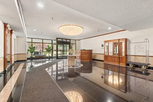 $519,000 | 143 Hoyt Street, Unit 1A, Stamford, CT 06905