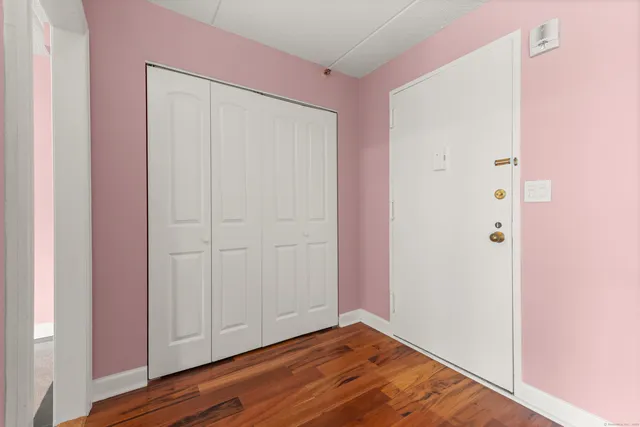 $519,000 | 143 Hoyt Street, Unit 1A, Stamford, CT 06905