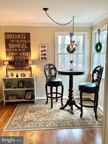 a view of a livingroom and dining room
