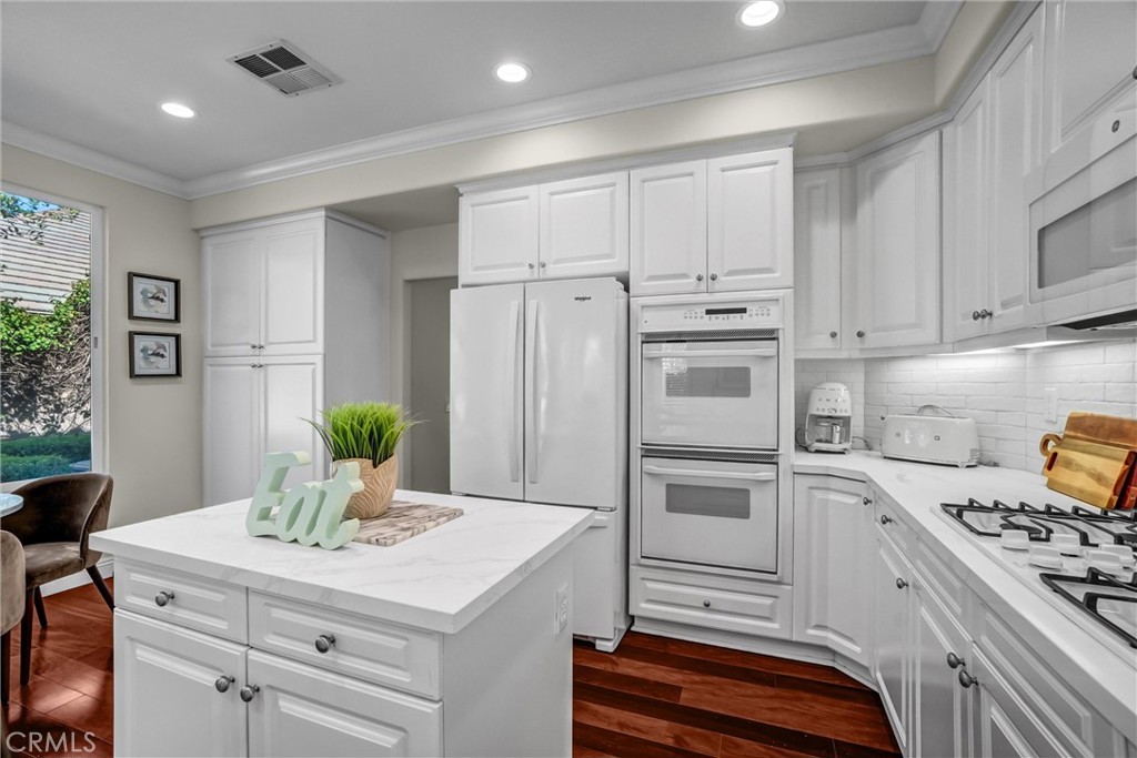 53 Oakhurst Road Irvine, CA 92620 - Photo 13 of 36