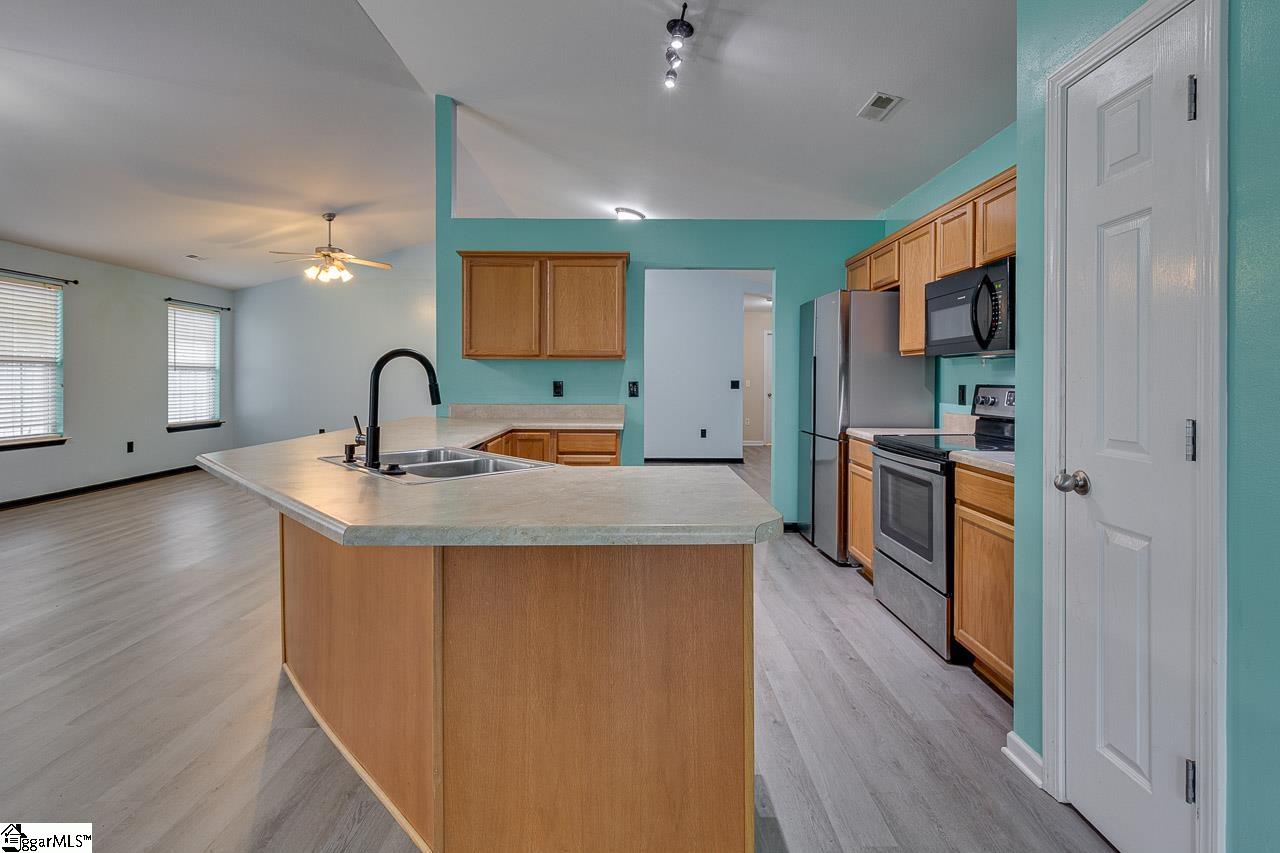 218 Catterick Way Fountain Inn, SC 29644 - Photo 5 of 29 Gallery Image 5