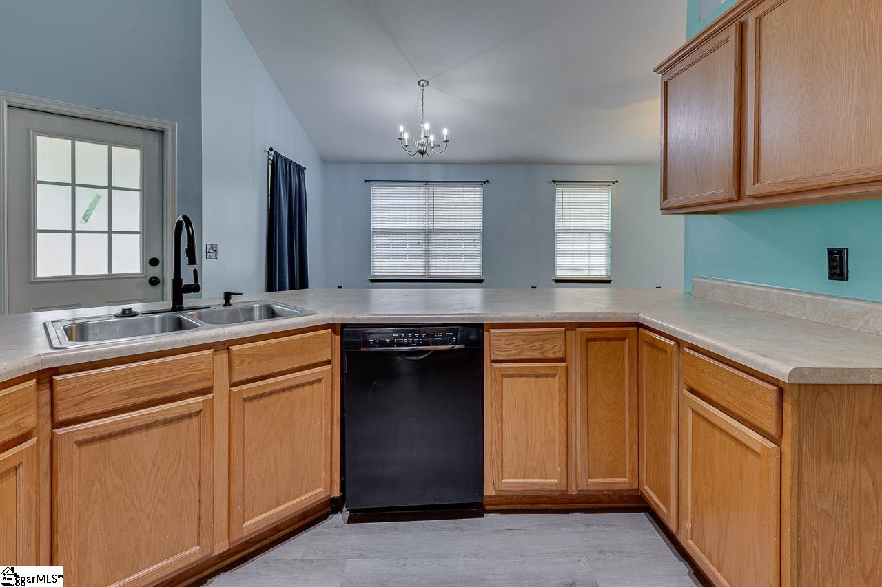 218 Catterick Way Fountain Inn, SC 29644 - Photo 10 of 29 Gallery Image 10