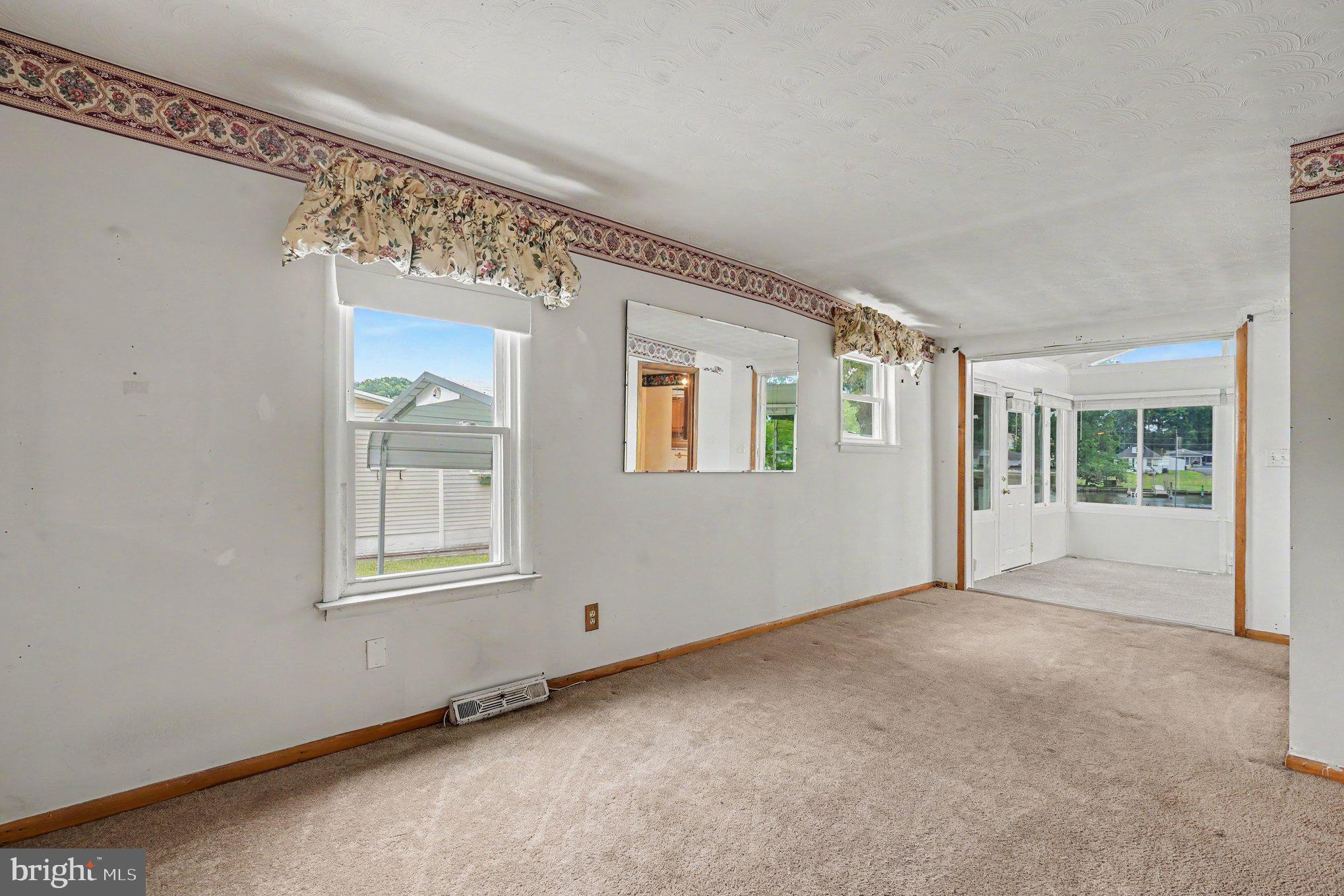 3823 Annadale Road Dundalk, MD 21222 - Photo 10 of 36 Living Room
