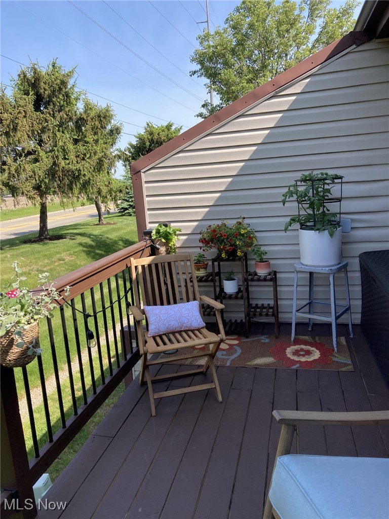 4015 Marks Road, Unit 3C Medina, OH 44256 - Photo 30 of 36 Deck with a yard