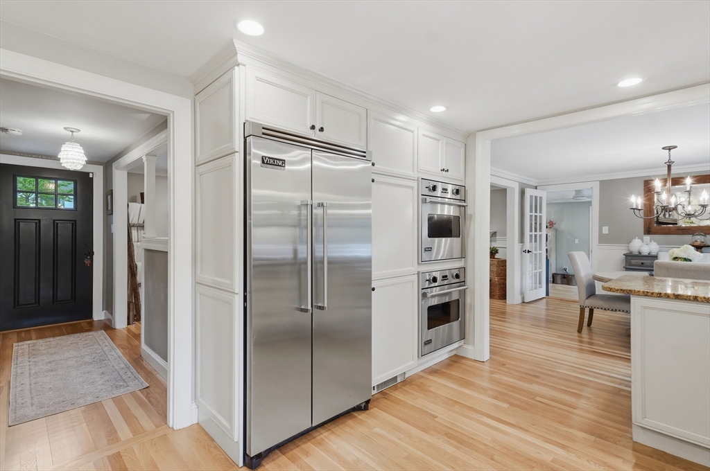 9 Tapley Road Lynnfield, MA 01940 - Photo 4 of 40 Gallery Image 4