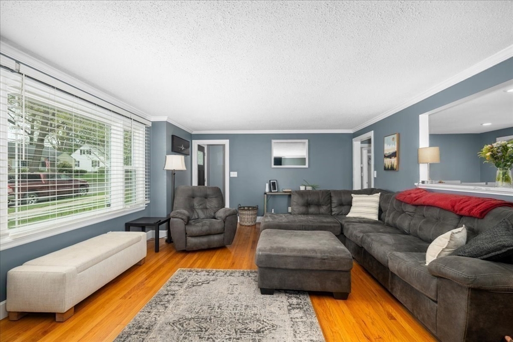 89 Weymouth Street Springfield, MA 01108 - Photo 11 of 28