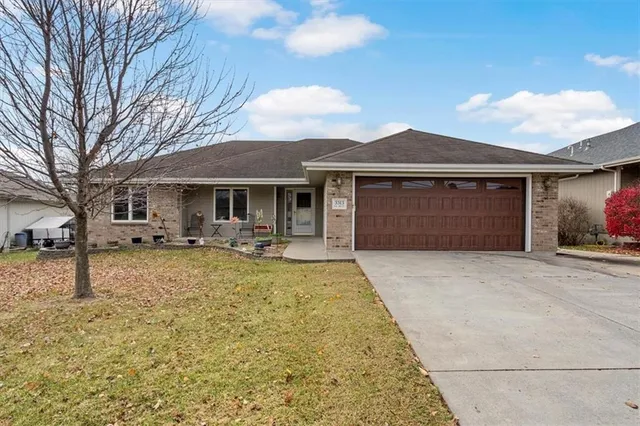 $325,000 | 3313 Southwest 46th Street, Topeka, KS 66610
