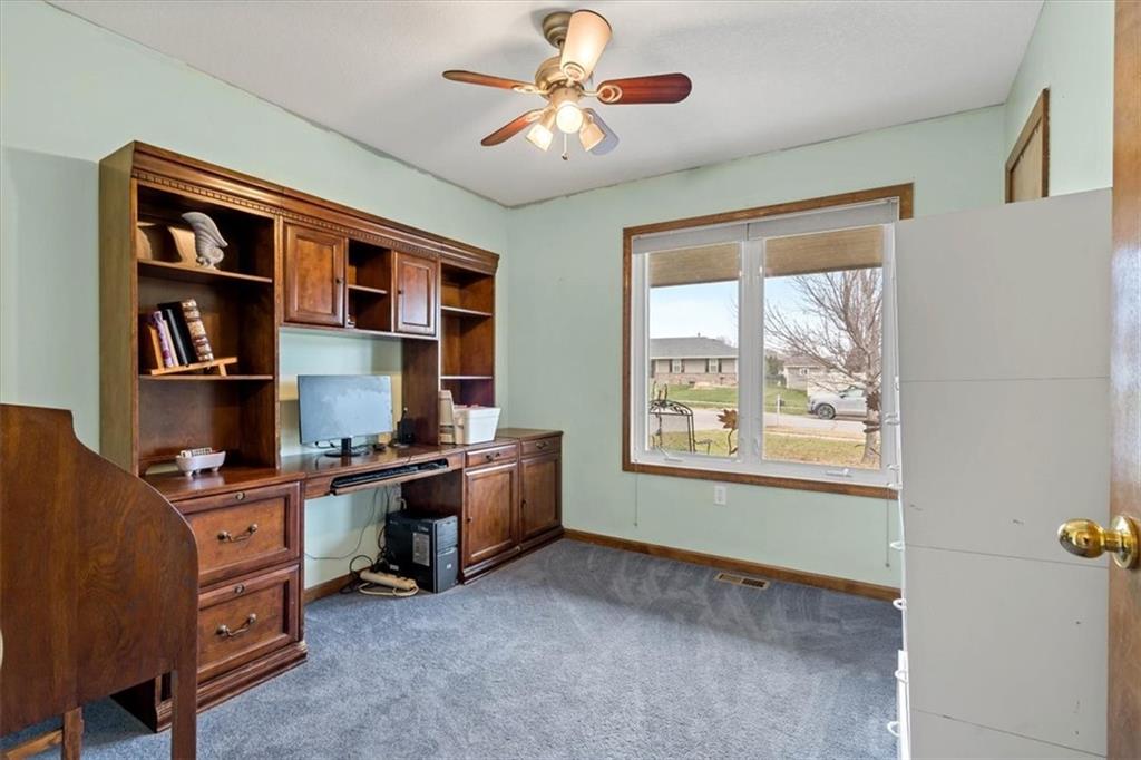 3313 Southwest 46th Street Topeka, KS 66610 - Photo 14 of 27