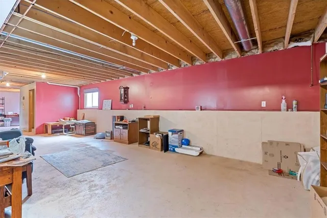 $325,000 | 3313 Southwest 46th Street, Topeka, KS 66610