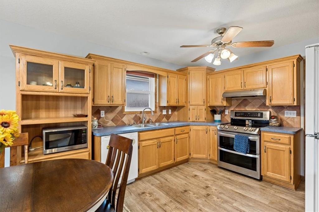 3313 Southwest 46th Street Topeka, KS 66610 - Photo 10 of 27