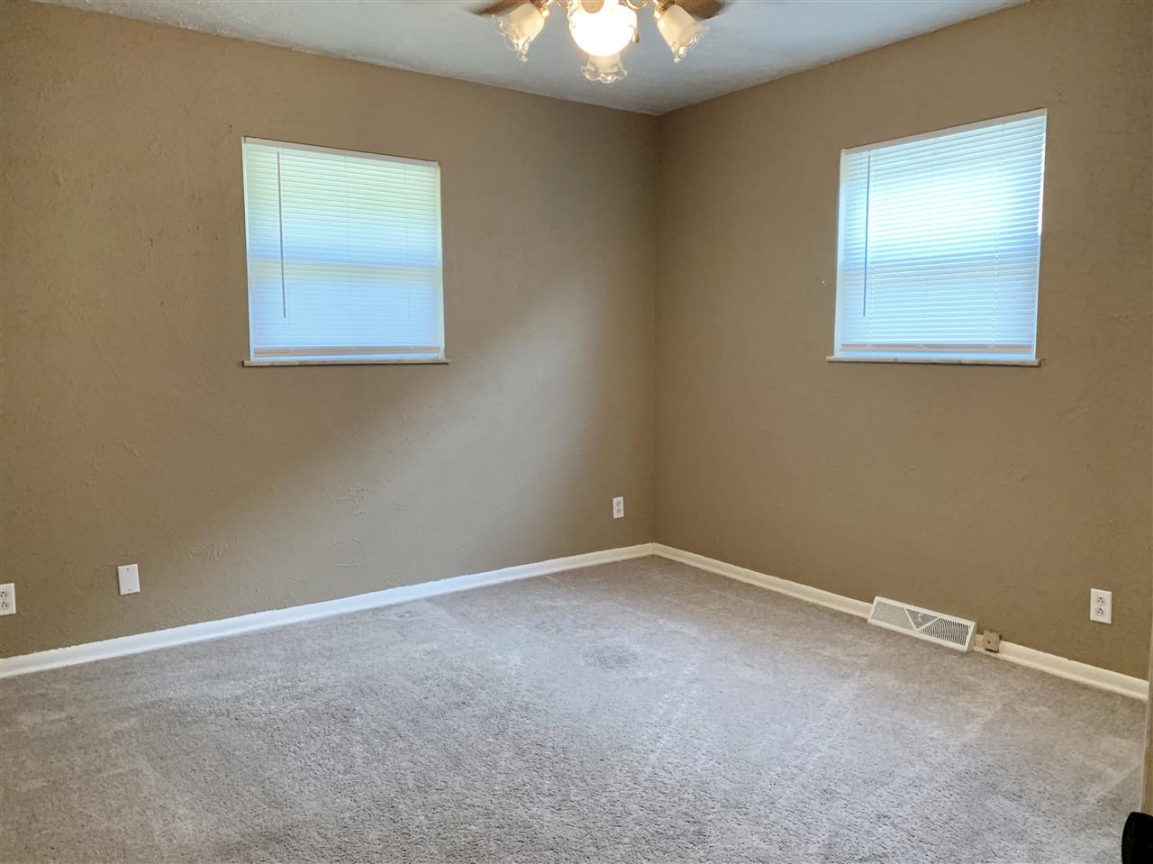 4724 Piedmont Road Huntington, WV 25704 - Photo 8 of 10 Gallery Image 8