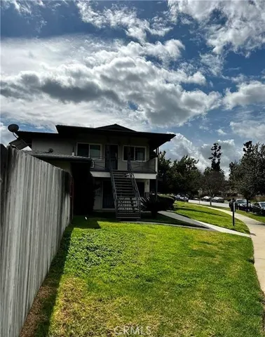 $2,075 | 14 Tennessee Street, Unit B, Redlands, CA 92373