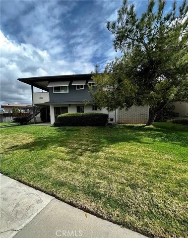 $2,075 | 14 Tennessee Street, Unit B, Redlands, CA 92373