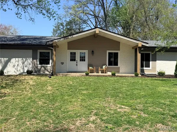 $575,000 | 170 Saddleford Drive, Chesterfield, MO 63017