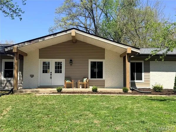 $575,000 | 170 Saddleford Drive, Chesterfield, MO 63017