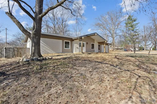 $575,000 | 170 Saddleford Drive, Chesterfield, MO 63017
