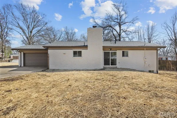 $575,000 | 170 Saddleford Drive, Chesterfield, MO 63017