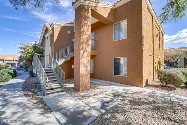 $262,900 | 2120 Ramrod Avenue, Unit 1318, Henderson, NV 89014