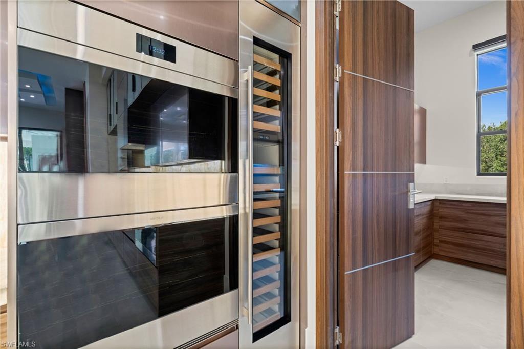 2272 Oakes Boulevard Naples, FL 34119 - Photo 15 of 49