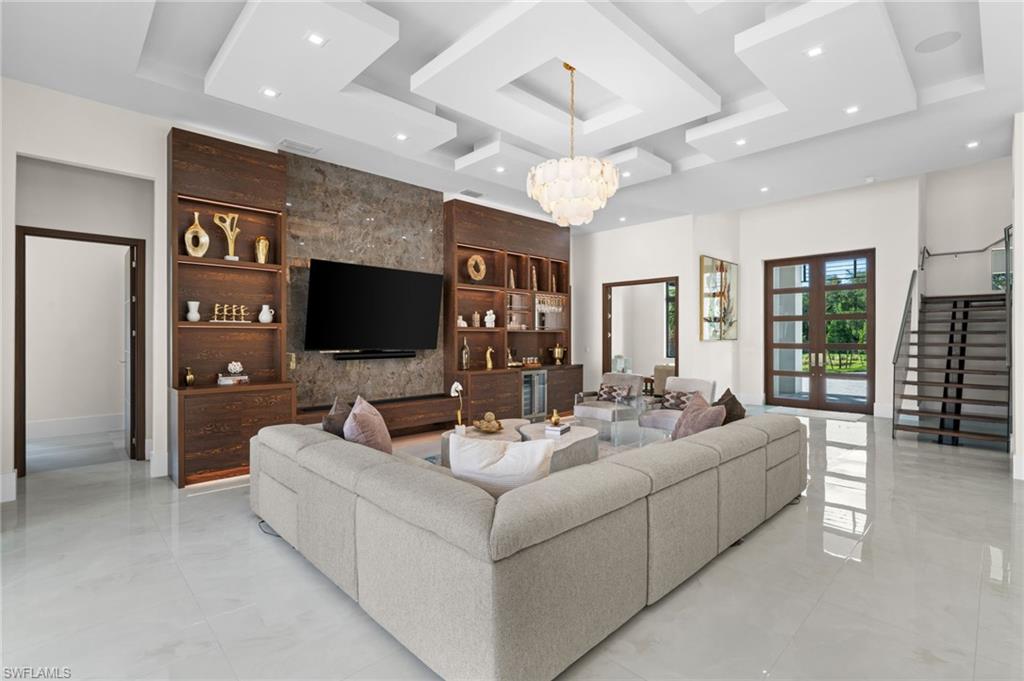 2272 Oakes Boulevard Naples, FL 34119 - Photo 18 of 49