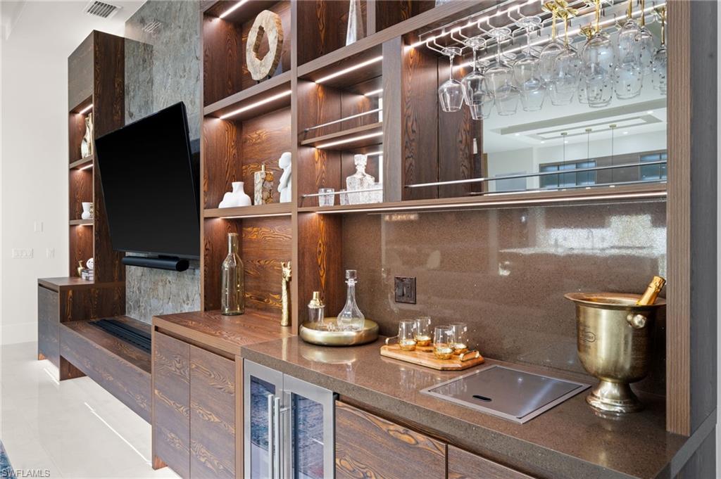 2272 Oakes Boulevard Naples, FL 34119 - Photo 20 of 49