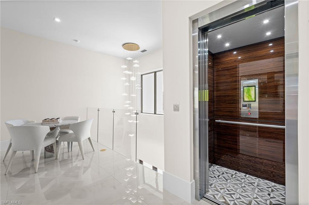 2272 Oakes Boulevard Naples, FL 34119 - Photo 32 of 49