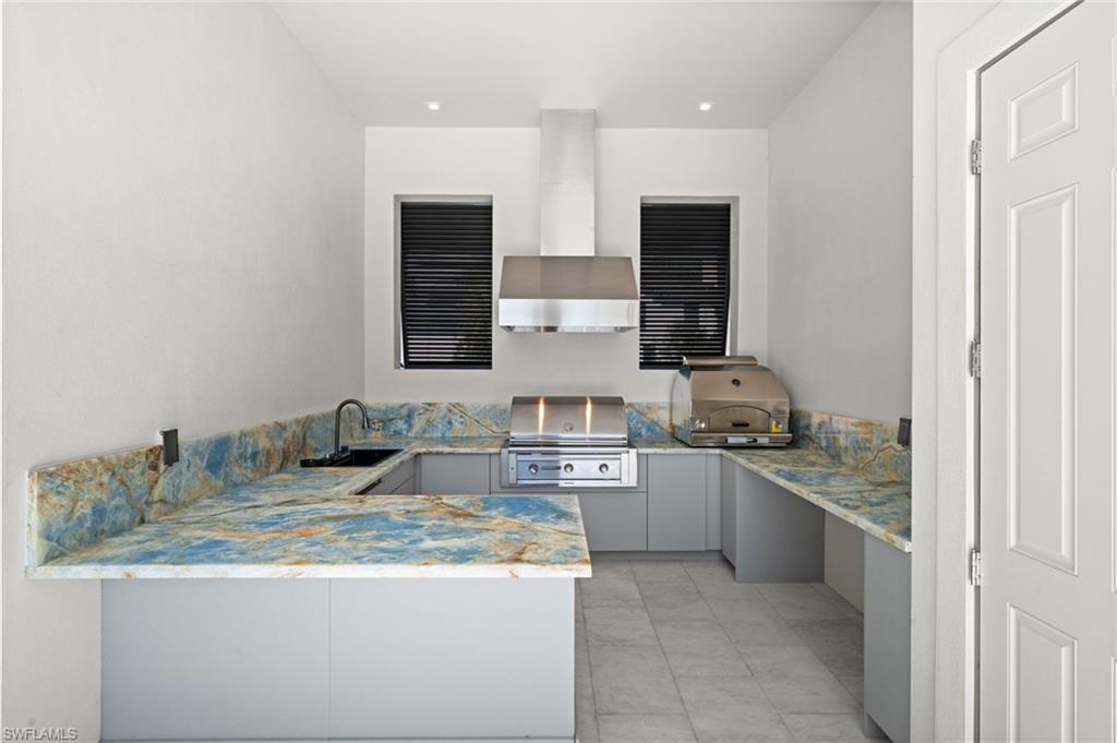 2272 Oakes Boulevard Naples, FL 34119 - Photo 39 of 49