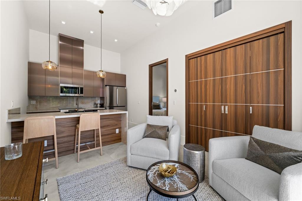 2272 Oakes Boulevard Naples, FL 34119 - Photo 40 of 49