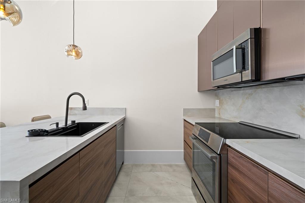 2272 Oakes Boulevard Naples, FL 34119 - Photo 41 of 49