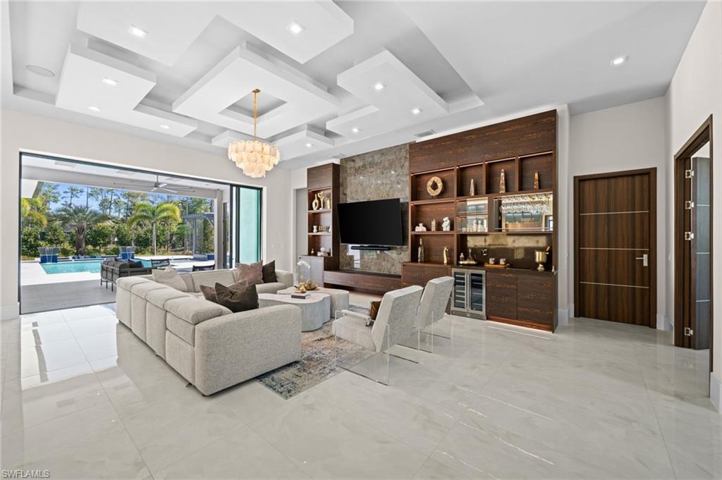 2272 Oakes Boulevard Naples, FL 34119 - Photo 10 of 49