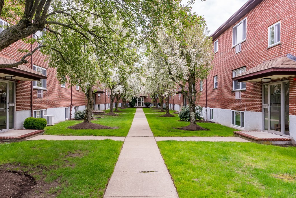 64 Bryon Road, Unit 1 Boston, MA 02467 - Photo 9 of 12